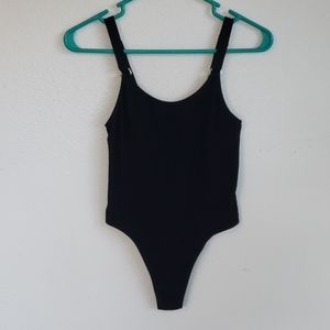 Fashion Nova Black ribbed Bodysuit in S/M